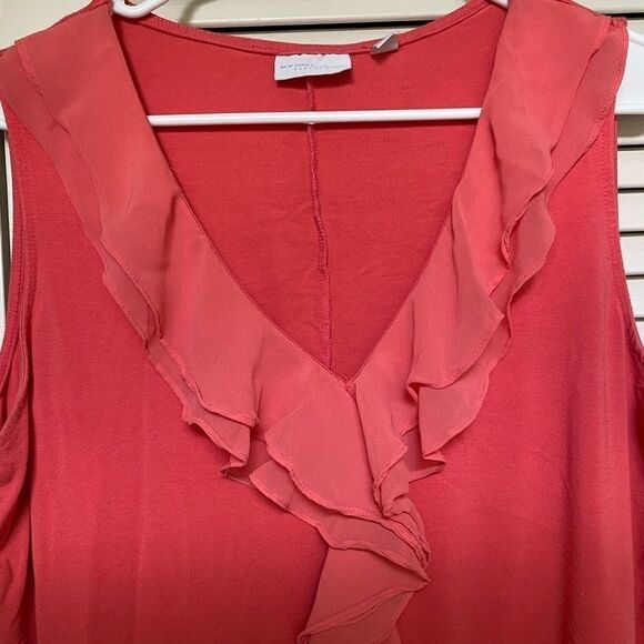 NEW York‎ & Co. coral ruffle v neck knit tank top - Picture 3 of 7